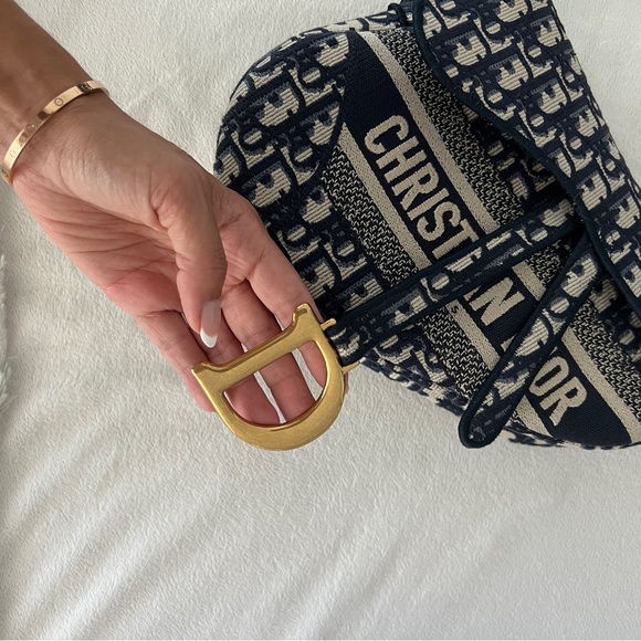 DIOR SADDLE - BLUE OBLIQUE 
EMBROIDERY WITH STRAP - FULL SET - Picture 4 of 13